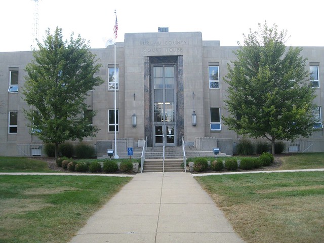 Princeton Illinois -  Bureau County  Courthouse - Architecture