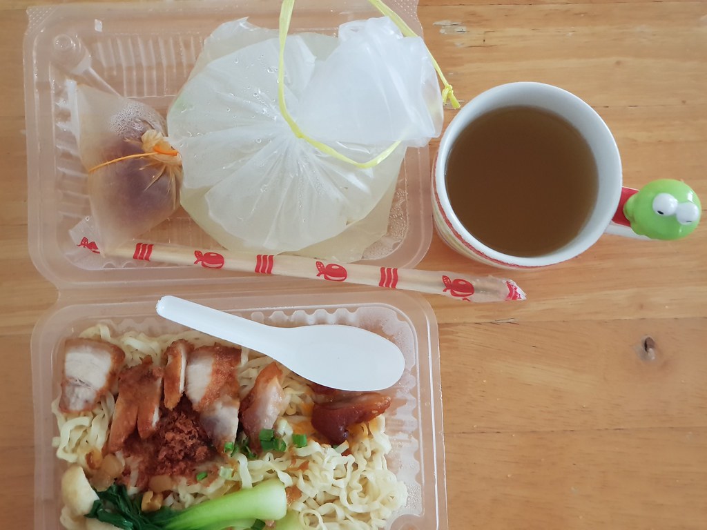 砂捞越哥罗面(烧肉) Sarawak Kolo Mee (mixed pork) m$7 @ 猪肉荣茶餐室 Restoran Permai Utama E Fatt USJ 1