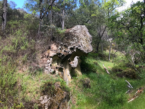 Rock formations along Sunset Trail