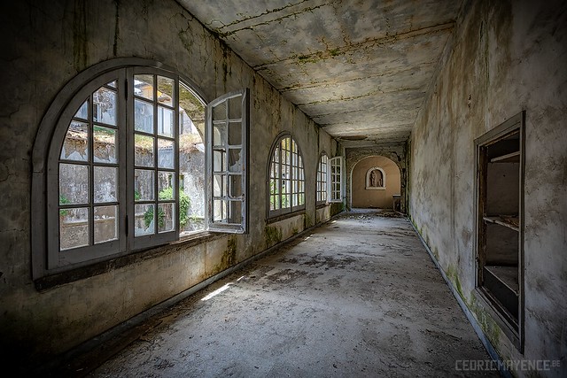 Abandoned monastery - Urbex
