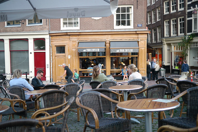 Café van zuylen in Amsterdam