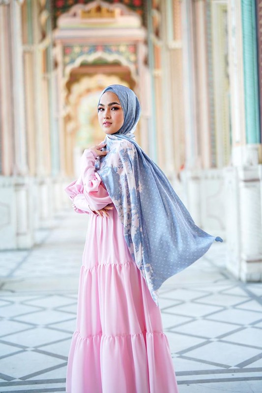 Buttonscarves X Elfira Loy Satukan Dua Rumpun, Gaya Muslimah Modest