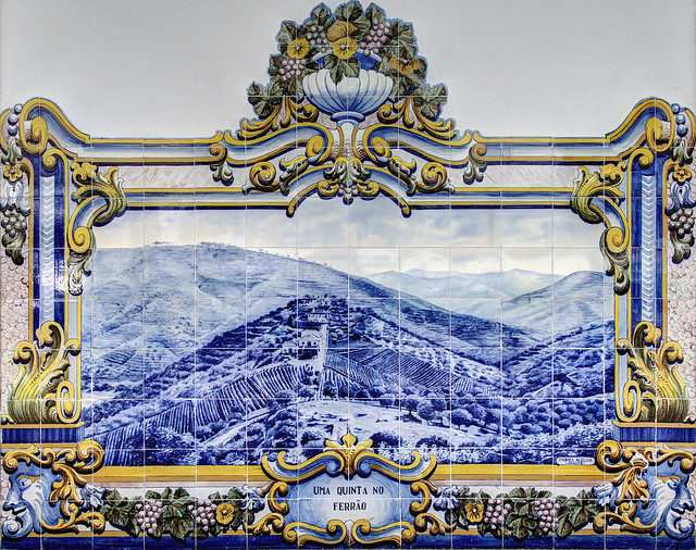 PT Douro Valley Pinhao station azulejo tiles 4171