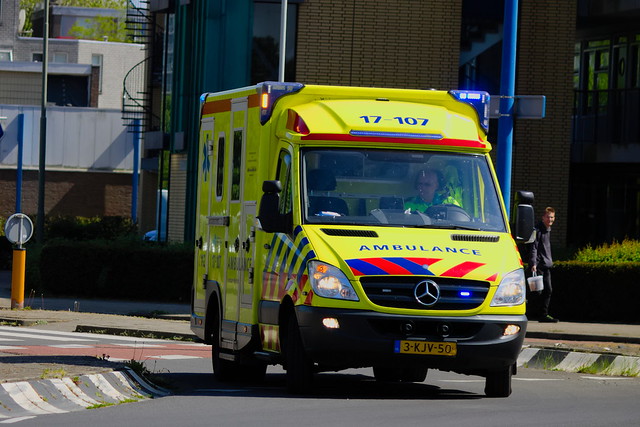 Ambulance Rotterdam-Rijnmond Roepnummer: 17-107