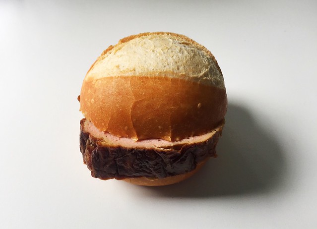 Bavarian meatloaf bun / Leberkässemmel