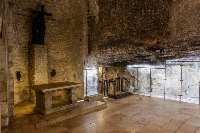 Crypt, Holy Sepulchre
