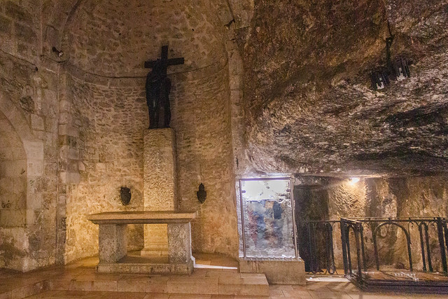 Crypt, Holy Sepulchre 2