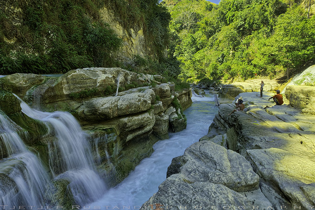 Looking at the end of the stream of Tanggedu falls