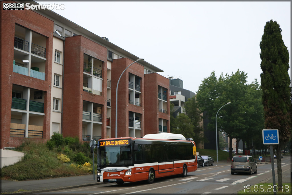 Iveco Bus Urbanway 12 CNG – Setram (Société d'Économie Mixte des TRansports en commun de l'Agglomération Mancelle) n°208
