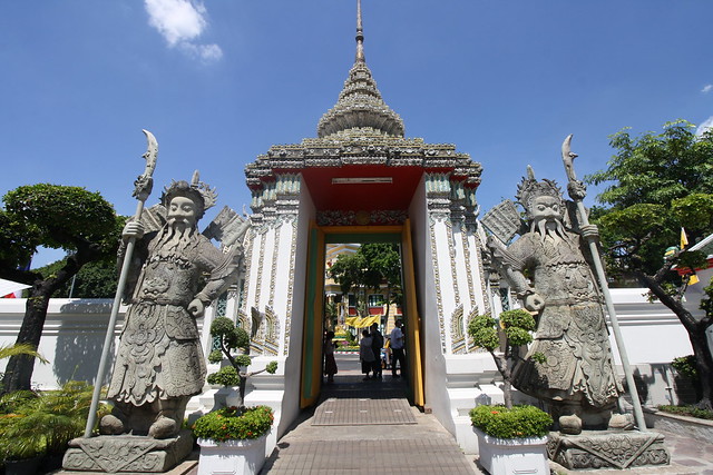 The Gate of Wat Phra Chetuphon Vimolmangklararm Rajwaramahaviharn