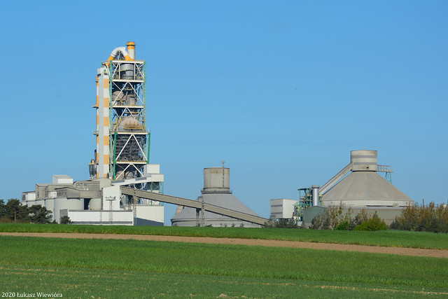 Cementownia Kujawy w Bielawach - panorama Zakładu. | Kujawy Cement plant, a factory panoramic view.