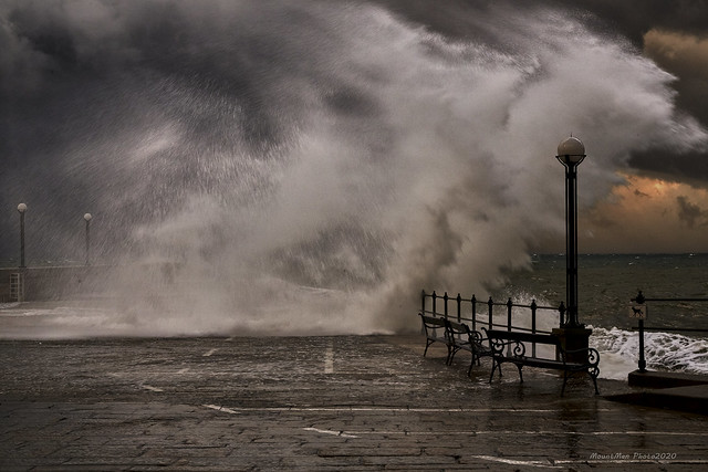 Razbijanje valova o obalu u Lovranu 21. 12. 2019. (3)