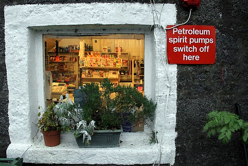 strontian scotland scottish outside outdoor rural srònantsìthein sunart shop window building whitewash