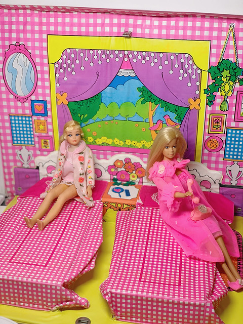 Barbie & Skipper’s Nighttime Routine
