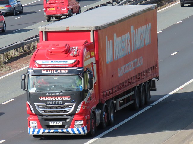 Ian Roberts Transport, Iveco (927BYS) On The A1M Southbound