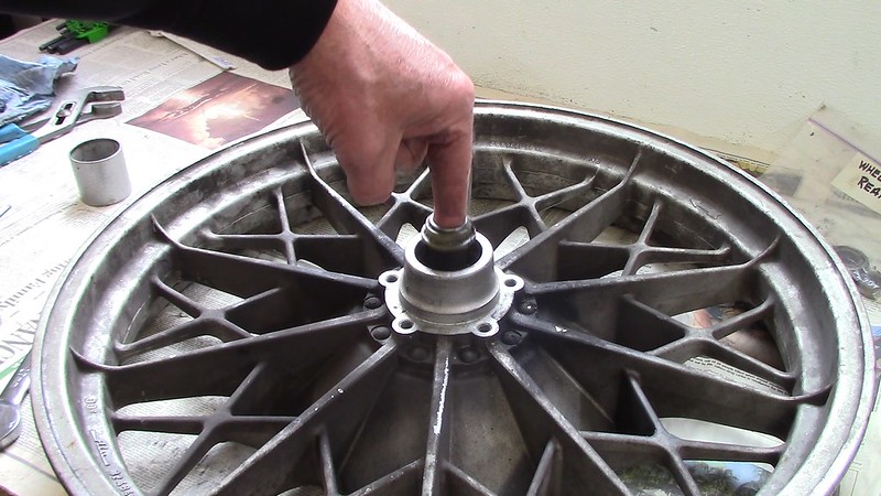 Remove Rear Wheel Center Pipe