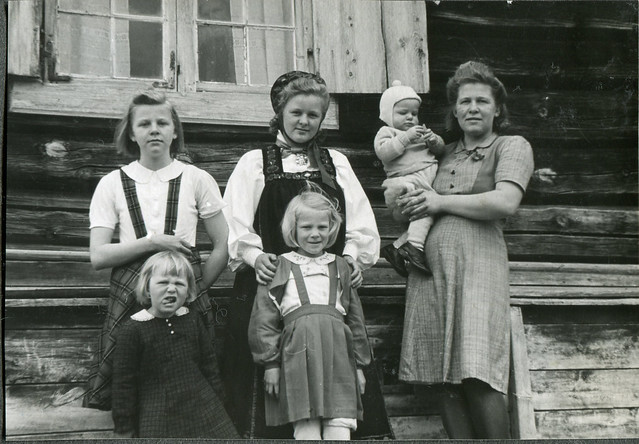 Side03_001 - Konfirmasjonen til Ingebjørg 1945