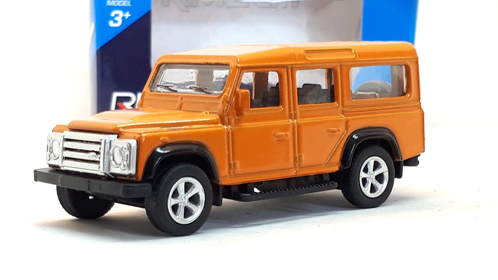 RMZ CITY LAND-ROVER DEFENDER 110 NO8 1/64 | A metallic Burnt… | Flickr