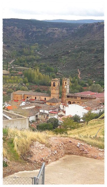 Torres de Alcaraz y su Sierra./ Towers of Alcaraz and its Mountain Range.