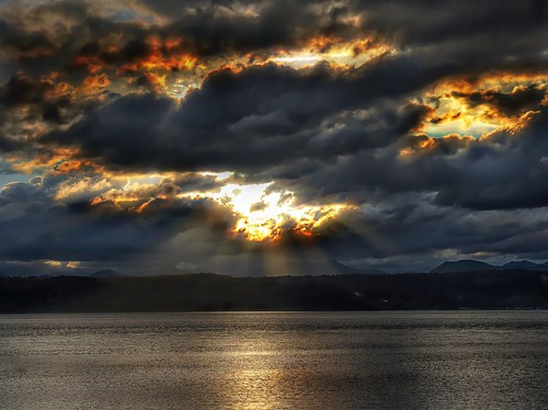 washingtonstate pacificnorthwest hoodcanal unionwa sunset water reflections clouds