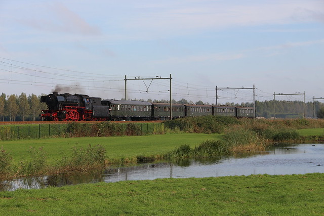 2019-10-05; 0029. VSM 23 076 met 1e trein Gouda- Rotterdam Stoomdepot. Spoorweglaan, Moordrecht. Stoomtreindagen SSN.