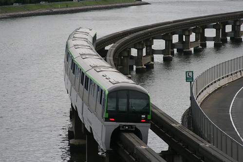 Tokyo Monorail 10000 series between Tennōzu Isle and Ōi Keibajō Mae,Tokyo, Japan /July 7, 2018