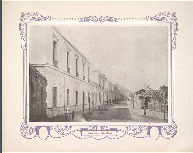 La casa de Orates en la calle Olivos en la comuna de Recoleta que a la fecha de esta fotografía del Centenario era Santiago. 1910