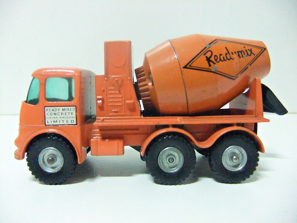 Repro Box Matchbox King Size K-13 Ready Mix Concrete Truck 