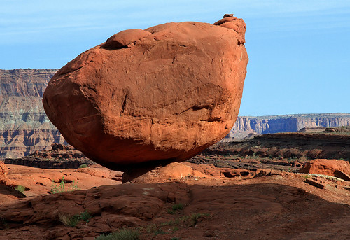 In Balance | Sandstone boulder in precarious balance along t… | Flickr