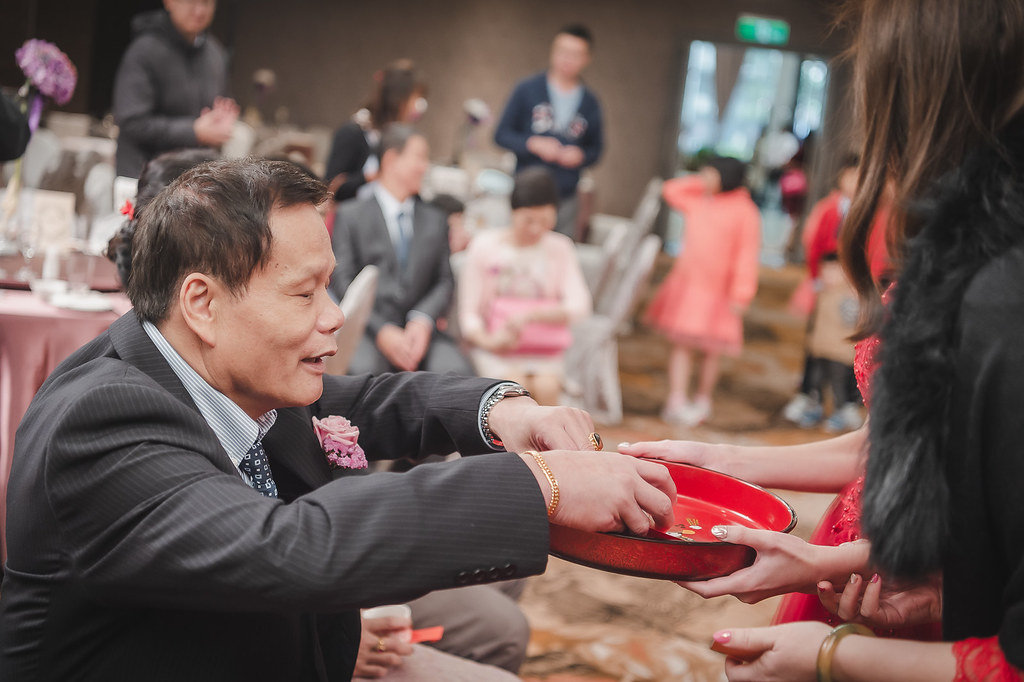 [婚禮攝影]文淵雅惠 文定迎娶午宴@新莊晶宴-最專業的團隊完成每場完美婚禮紀錄，拍的不只好更要快! #即拍即印