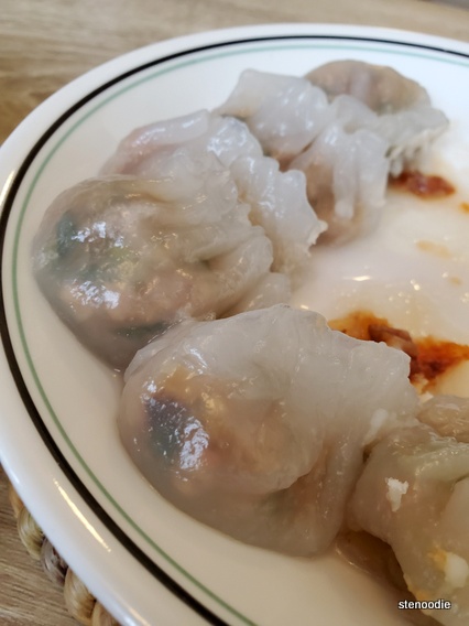 chiu chow dumplings (dumplings with peanuts and pork)