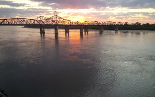vicksburg mississippi river bridge sunset flood