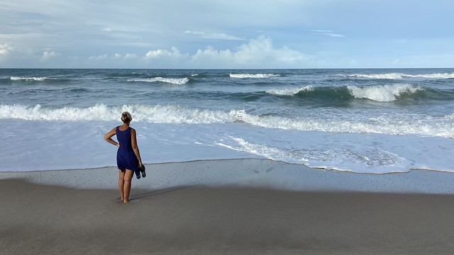 Wave watch on the Treasure Coast 🌴