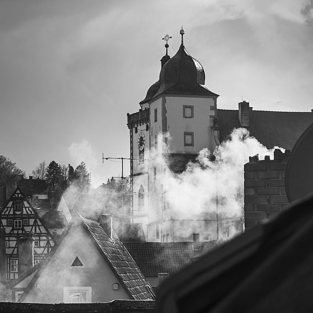 Winter - rauchender Schornstein / Winter - smoking chimney