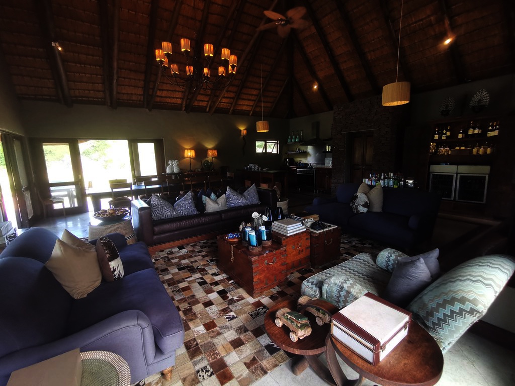 andBeyond Phinda Zuka Lodge lounge area