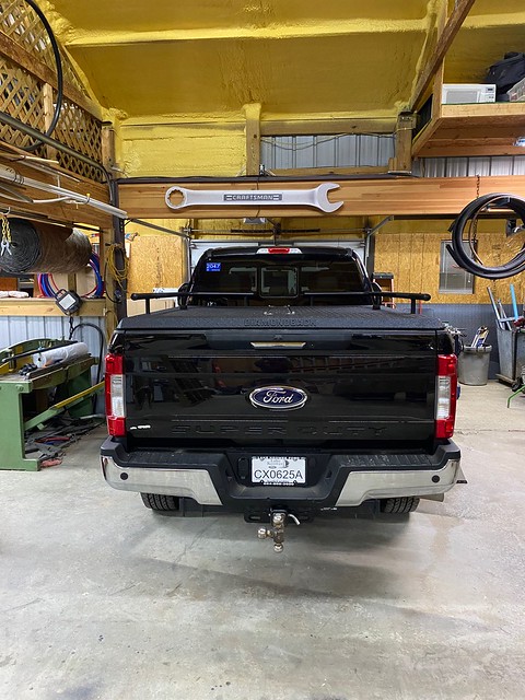 An Aluminum Truck Bed Cover On A Ford Super Duty