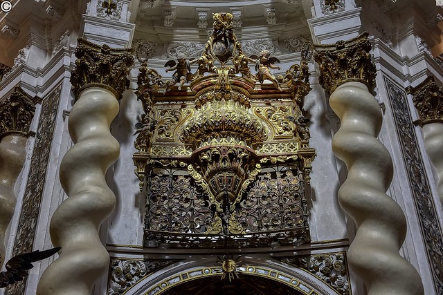 Palco privado con celosías en la Iglesia de San Luís de los Franceses, Sevilla.