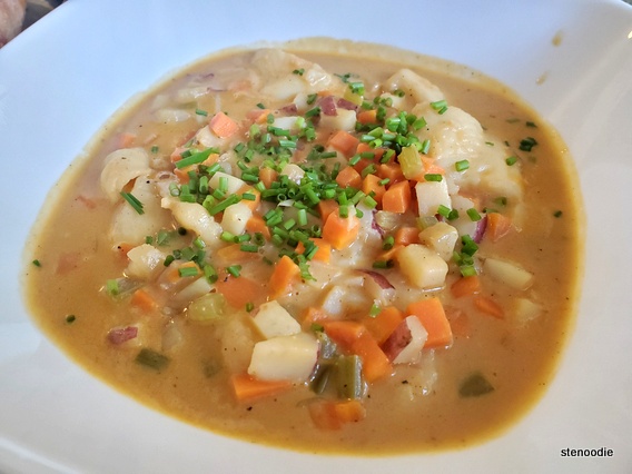  Chefs Plate New England Fish Chowder 