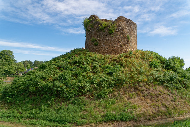 Donjon du Château de Cluis-Dessous - Indre
