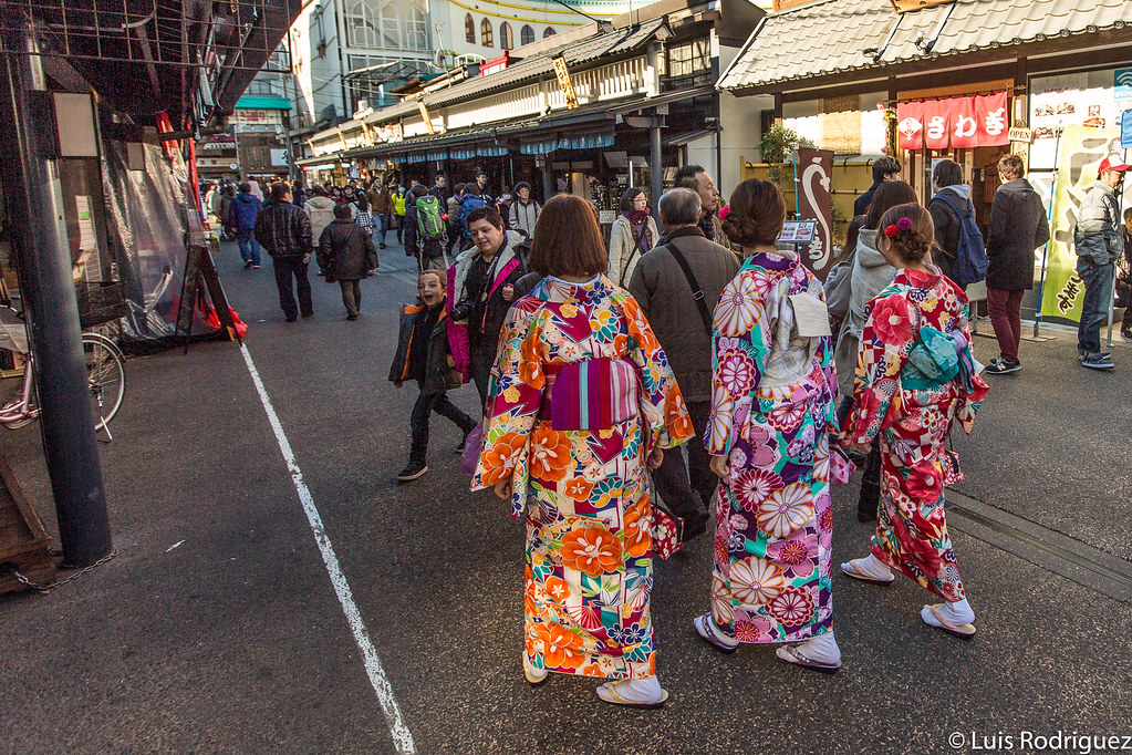 Chicas en kimono por Asakusa