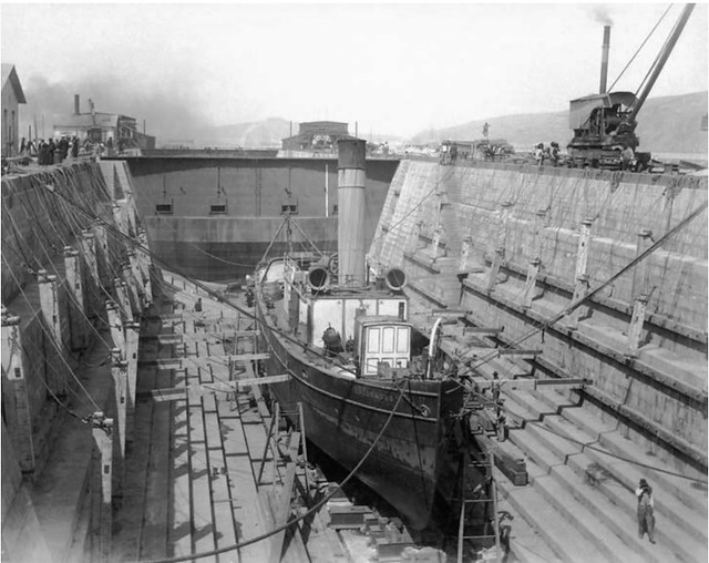 esta obra de infraestructura es  el Dique de carena en los Astilleros de Talcahuano en 1907
