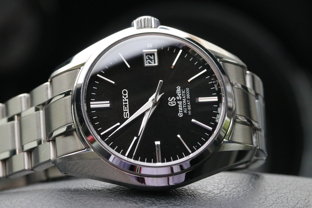 **** La montre du jour ! Vol. 39**** - Page 2 49921635053_81f15ae13c_b