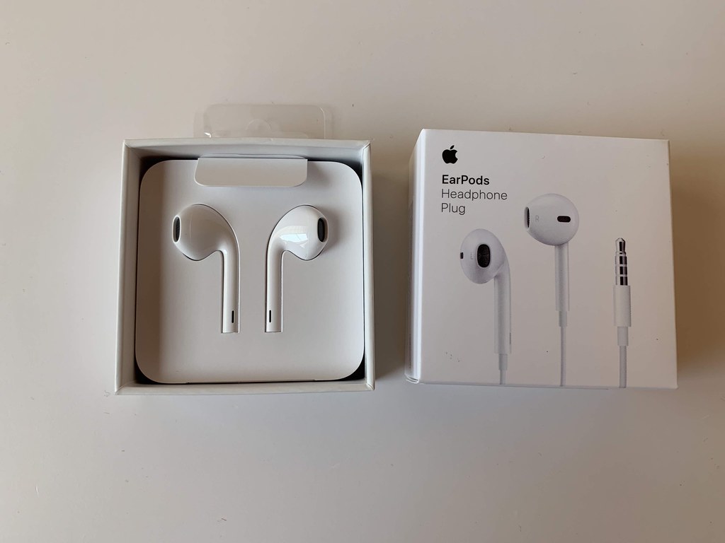 アップル純正EarPods with 3.5 mm Headphone Plug