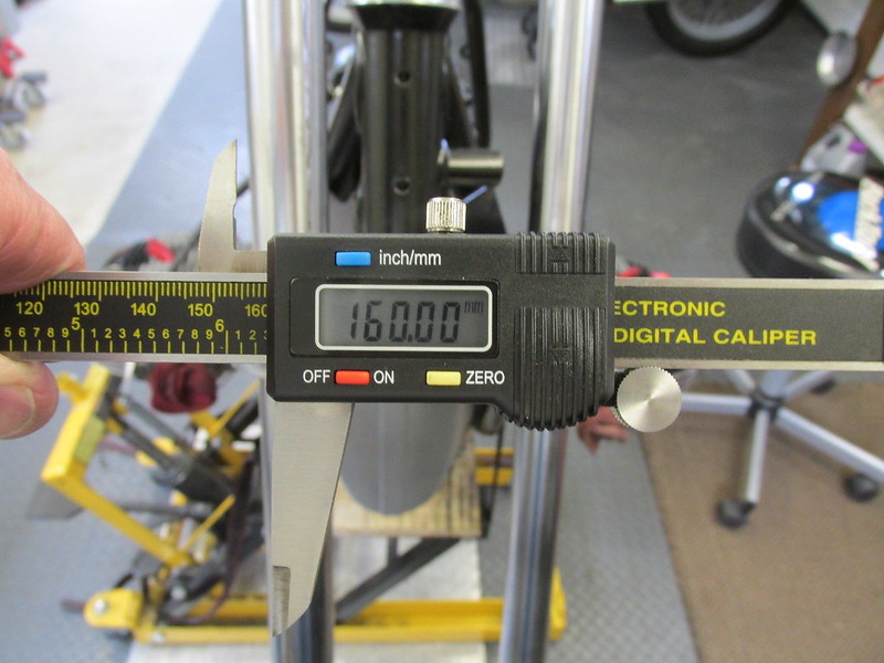 Measuring Fork Tube Height Above Shoulder Of Lower Fork Yoke: 160 mm