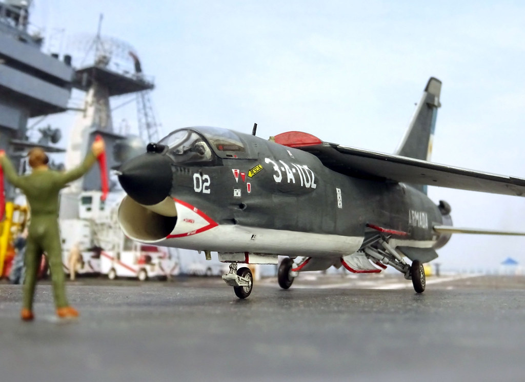 1:72 Vought F-8Q “Crusader”, aircraft “3-A-102” (s/n 133828)” of the 3 Escuadrilla Aeronaval de Caza y Ataque, Comando de Aviacion Naval Argentina; BAN Rio Grande/ARA Veinticinco de Mayo (V-2), 1981 (Whif/Hasegawa kit)