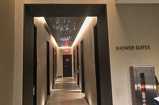 SFO United Polaris - The Shower Suites
