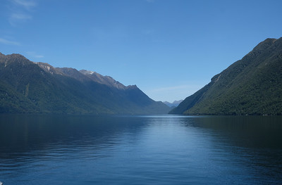 24-192 Lake Manapouri