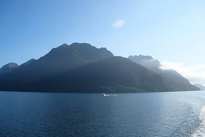 24-041  Lake Manapouri