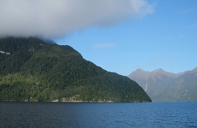 24-028  Lake Manapouri