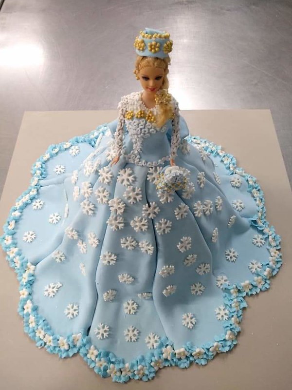 Frozen Barbie Cake by Jenlord Lazatin